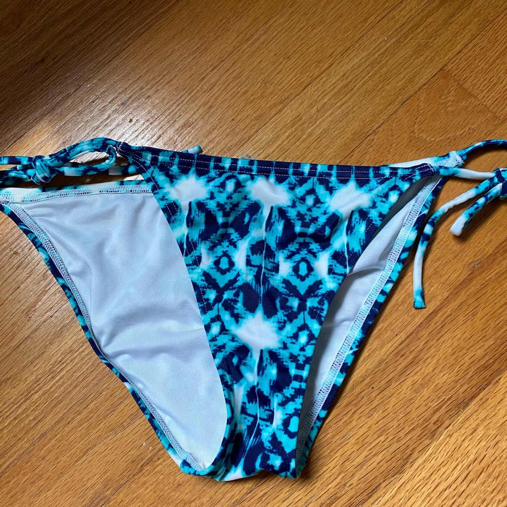 Victoria’s Secret bikini bottoms